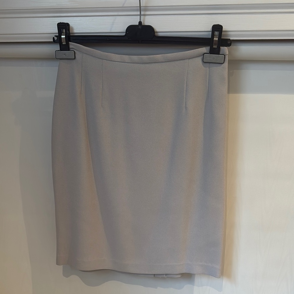 Gray Knee-Length Pencil Skirt for Cocktail Events